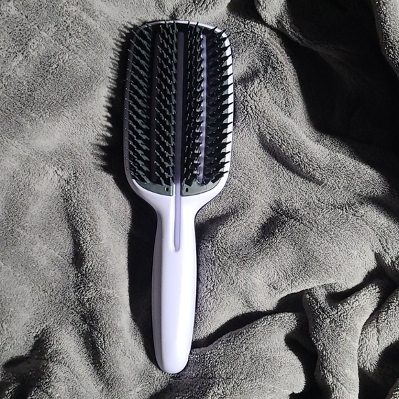 2/$25 Tangle teezer blowdrying tool - Picture 1 of 4